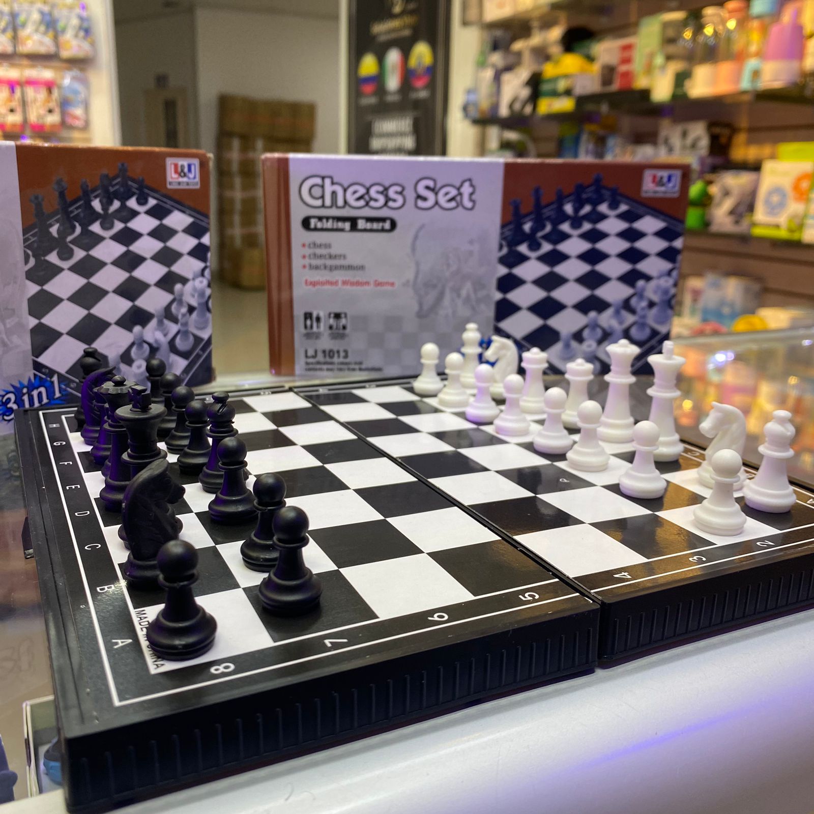 Miniatura 3 de juego de mesa ajedrez sencillo