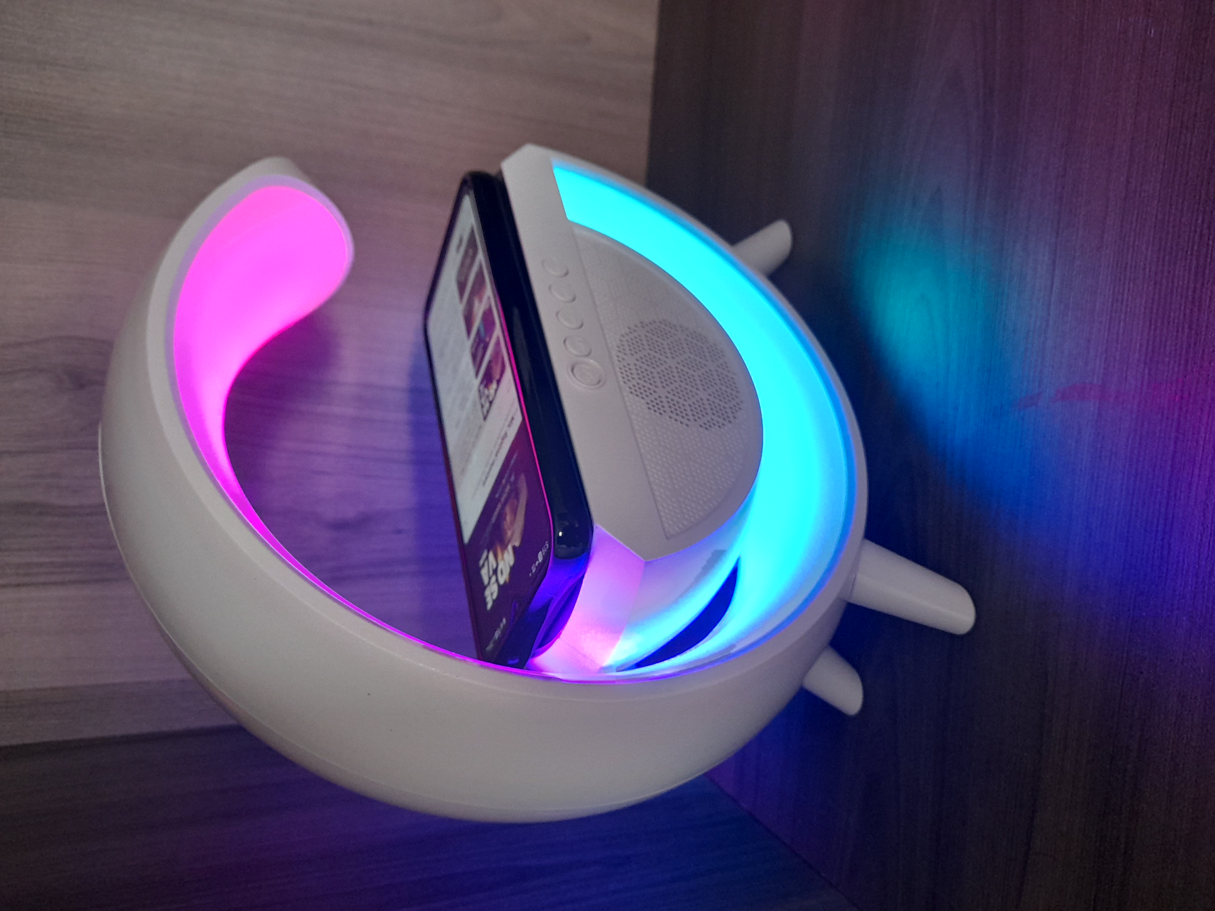 Miniatura 3 de LAMPARA PARLANTE Y CARGADOR INALAMBRICO