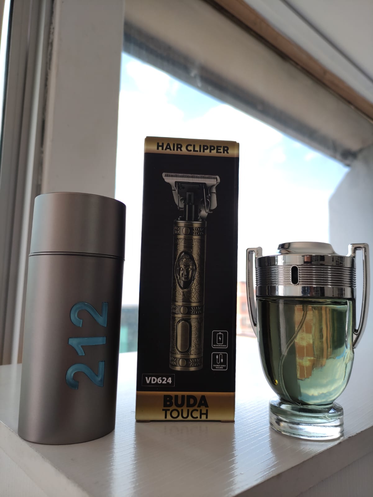 KIT 117 (2 PERFUMES + AFEITADORA BUDA)