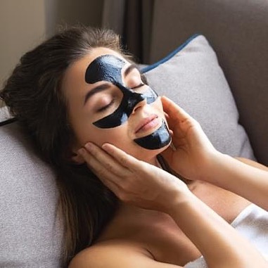 Vista 2 de ACTIVATED CHARCOAL MASCARILLA + TÓNICO