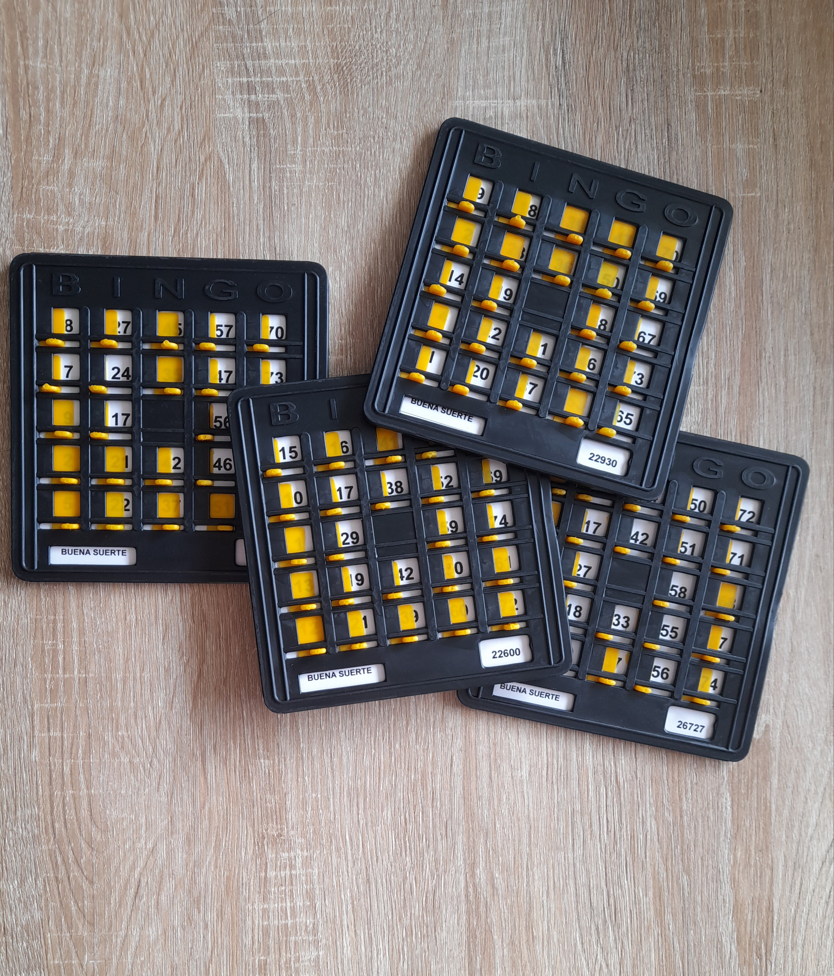 Miniatura 2 de TABLAS PLASTICAS PARA BINGO X 10 UND