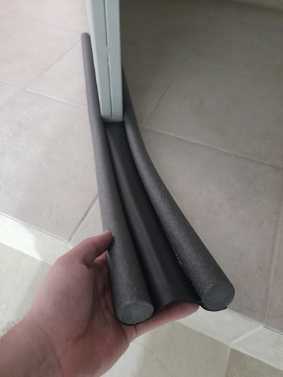 Miniatura 2 de TAPON PARA DEBAJO DE LAPUERTA NEGRO 93CM