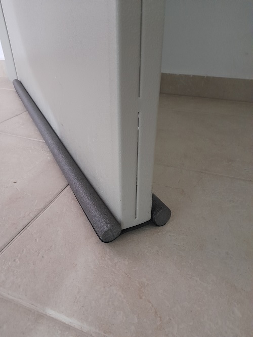 Miniatura 3 de TAPON PARA DEBAJO DE LAPUERTA NEGRO 93CM