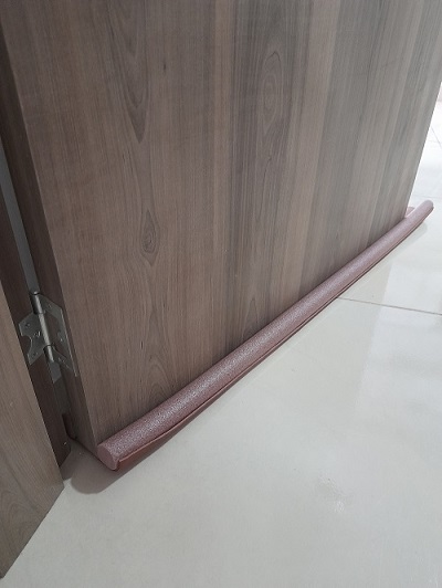 Miniatura 5 de TAPON PARA DEBAJO DE LA PUERTA CAFE 93CM