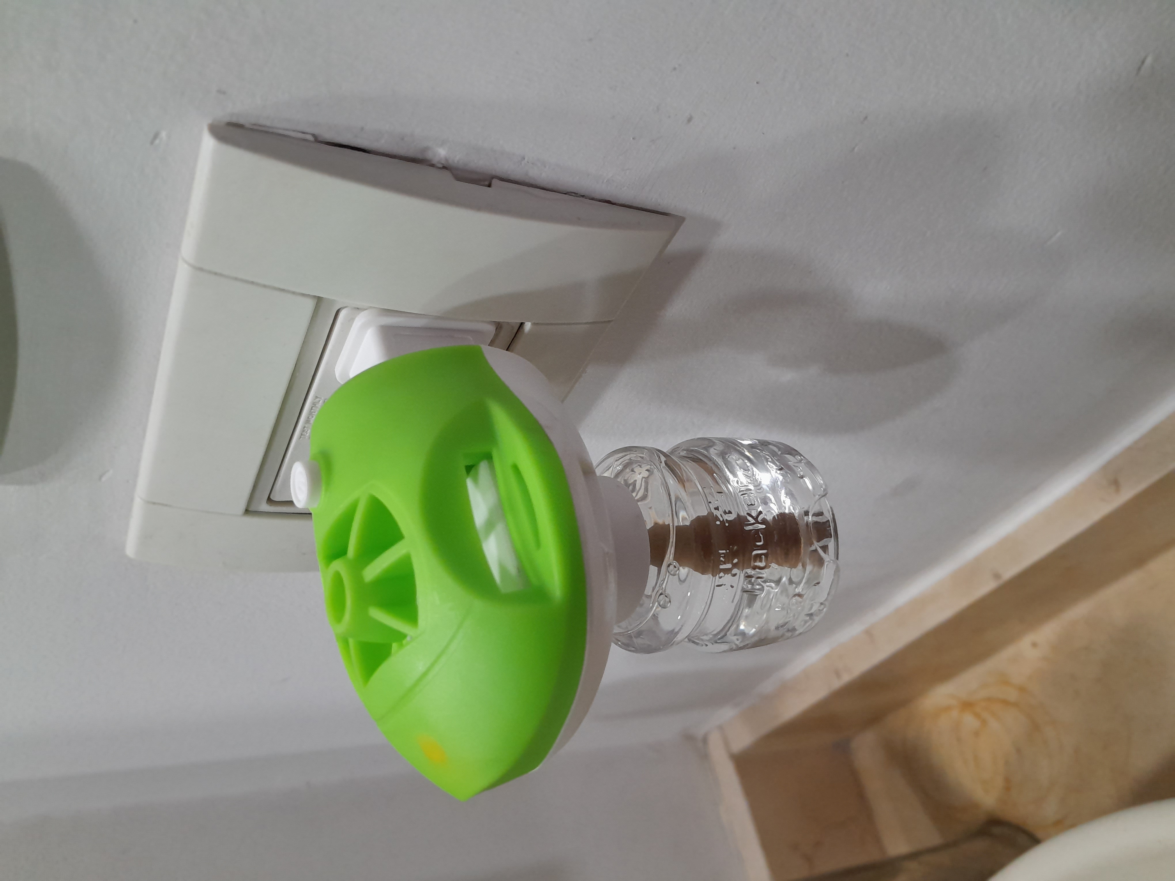 Miniatura 3 de REPELENTE PARA ZANCUDOS CONECTOR+LIQUIDO