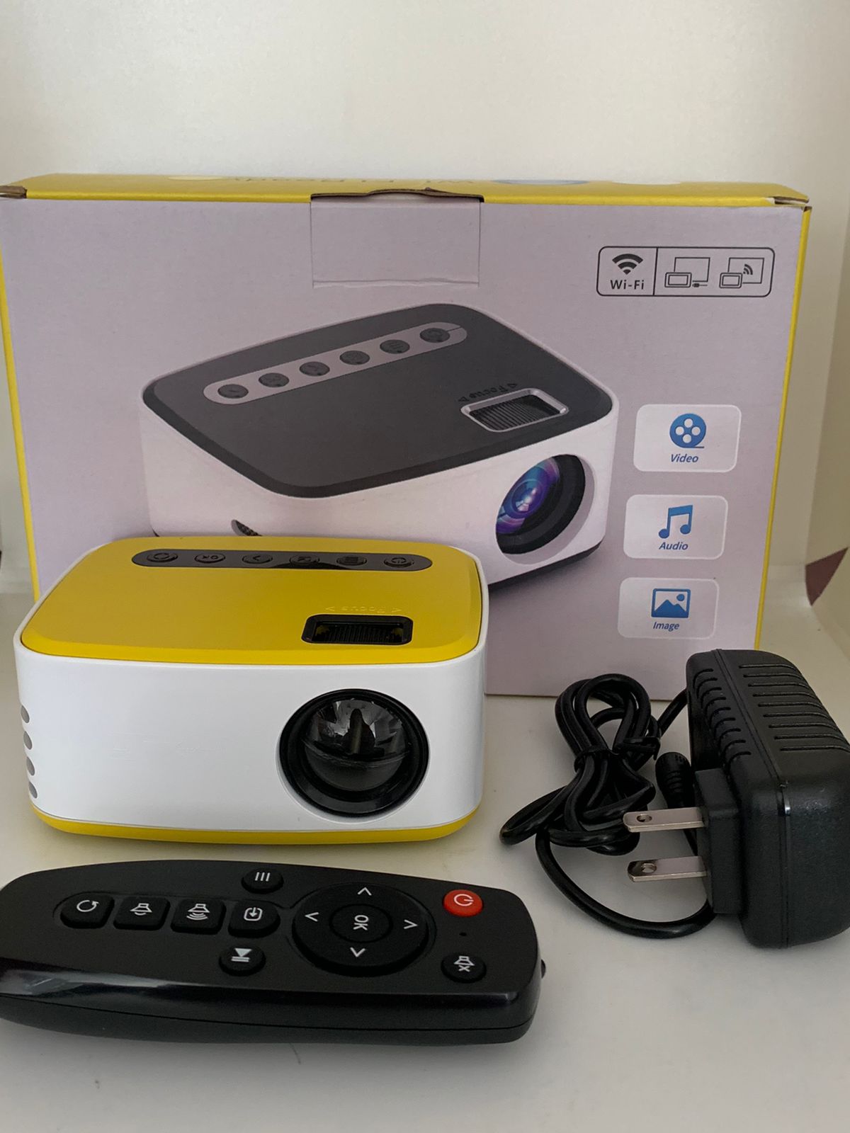 Miniatura 4 de Mini Proyector Portátil