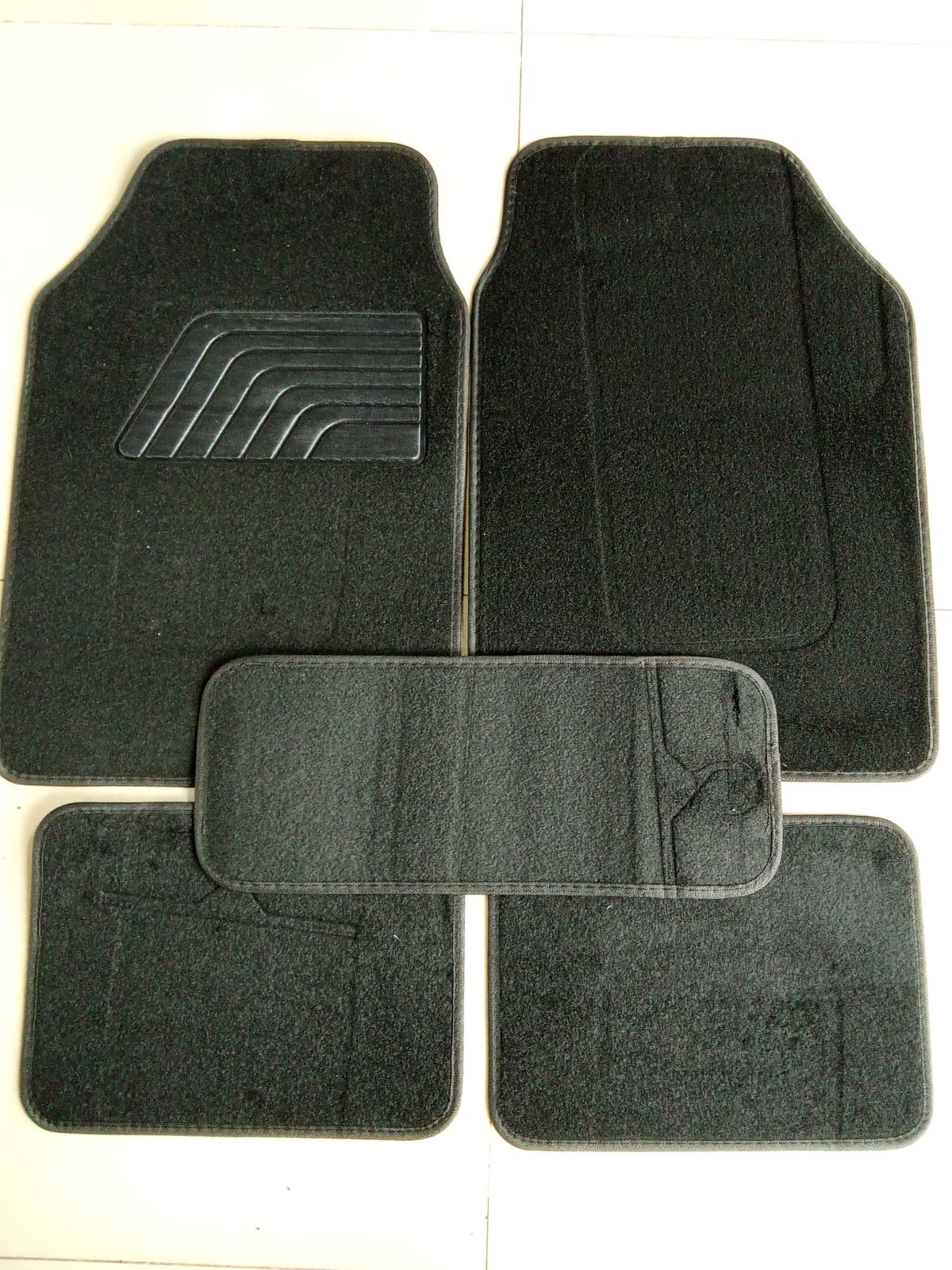 TAPETE NEGRO DE PANA